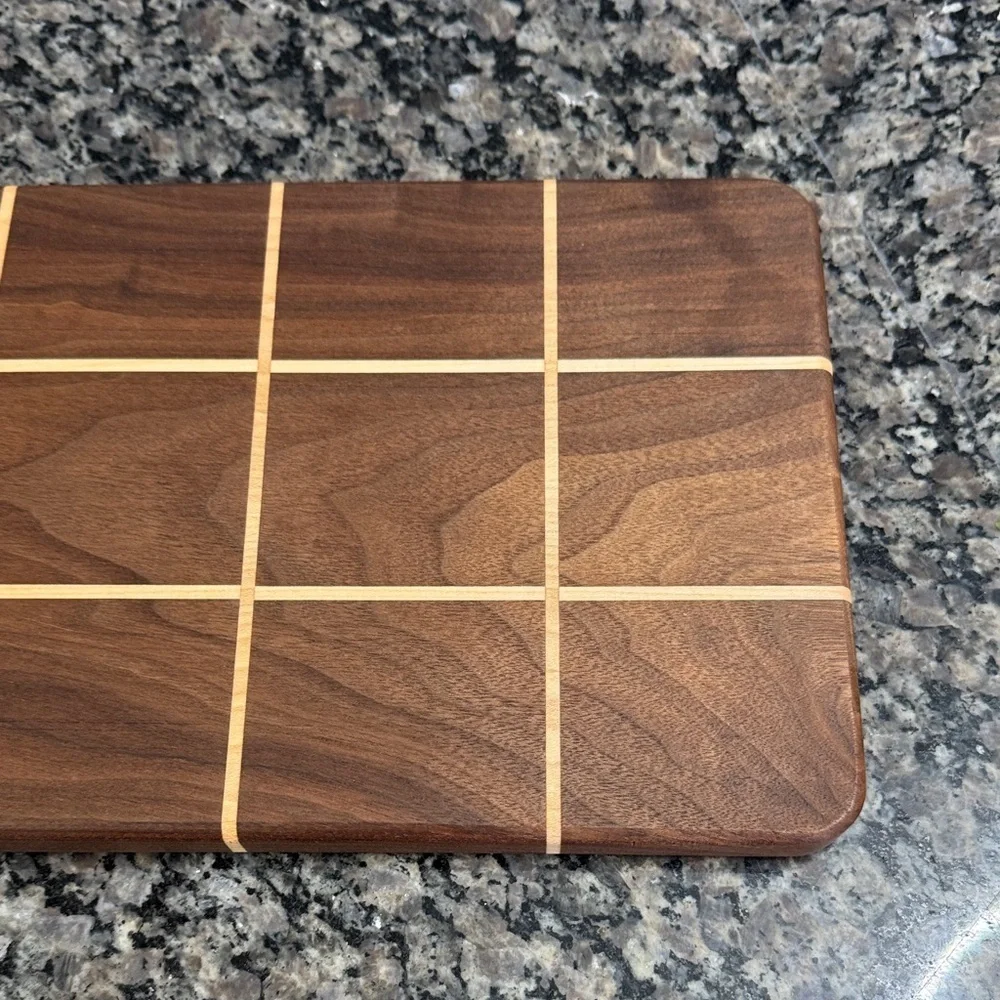 Checked Wooden Cutting Board with Grid Design NEW